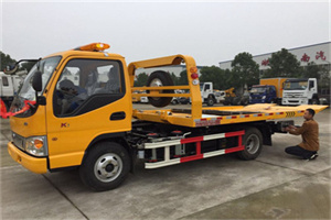 钟山区哪里有拖车服务