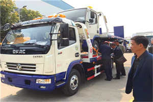 钟山区汽车道路救援拖车价格